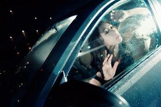 雨夜的诱惑,迷离情感交织的浪漫之旅